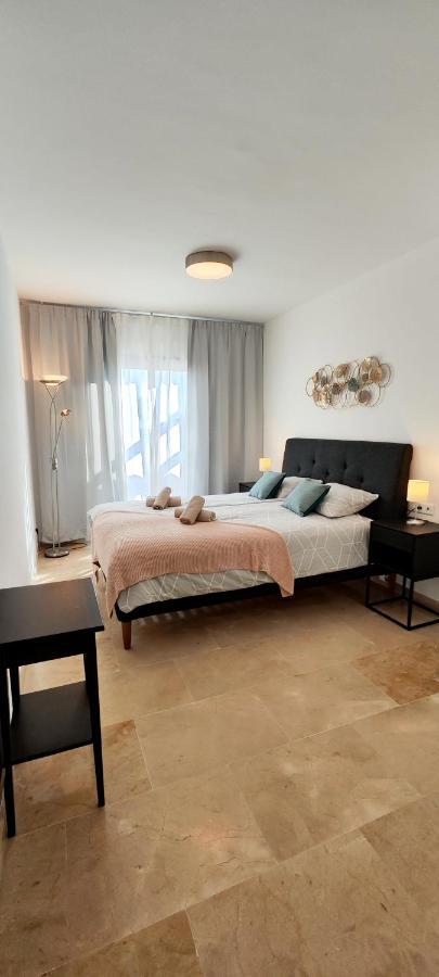 Puerto De La Duquesa Sea View Apartment Манилва Екстериор снимка