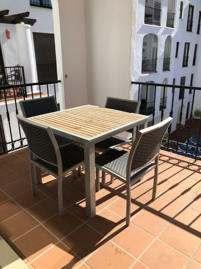 Puerto De La Duquesa Sea View Apartment Манилва Екстериор снимка